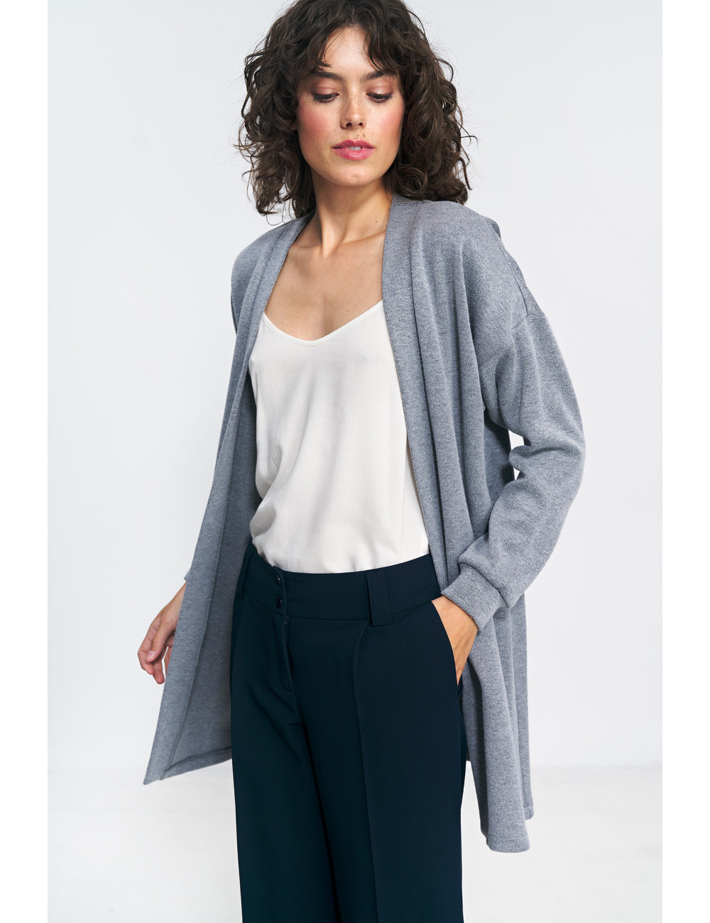 Pull gris déboutonné 