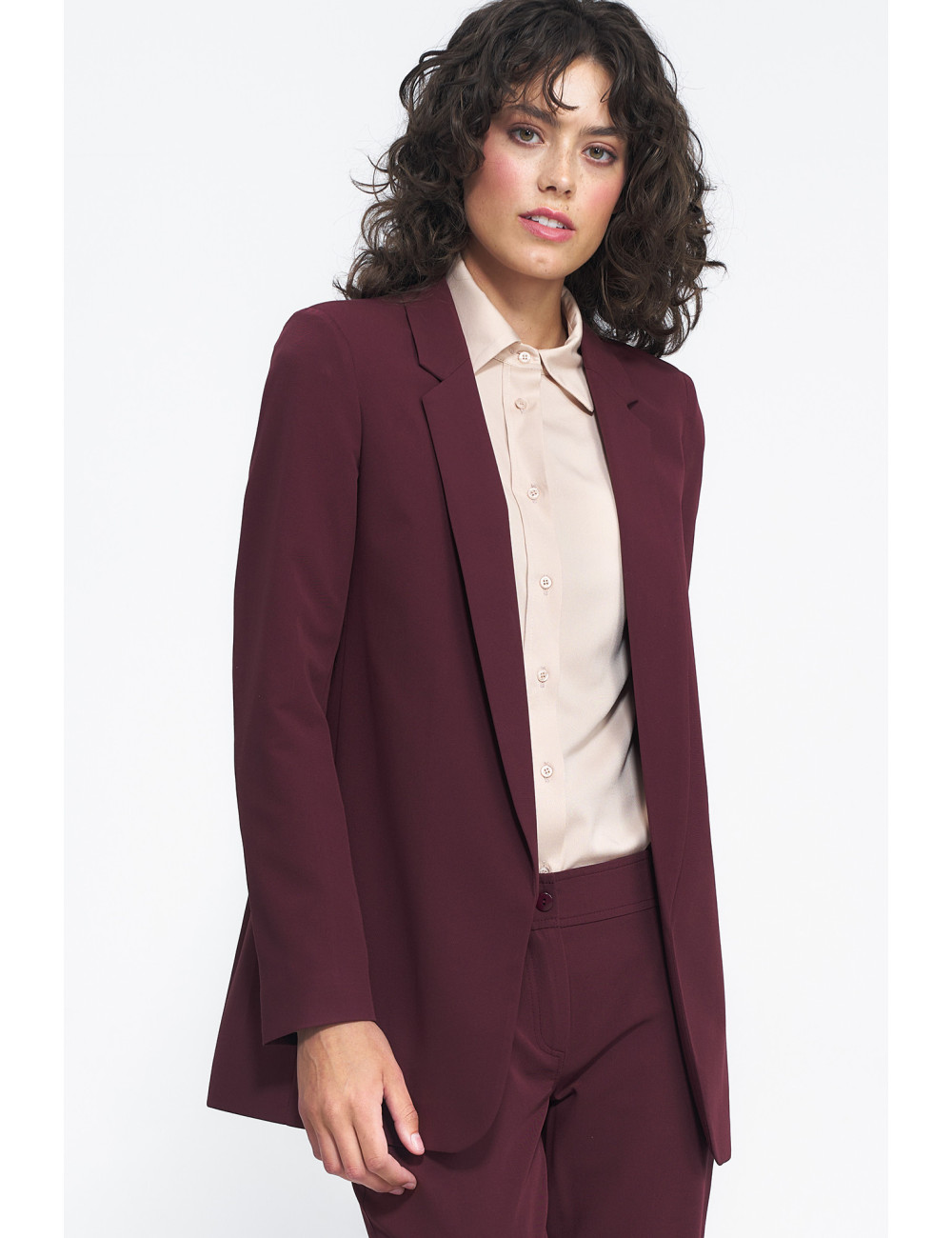 Veste bordeaux classique déboutonnée 